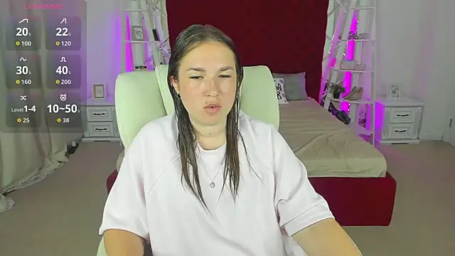 Snapshot of Sofii_darling chatting on June 19, 2026, 4:46 pm Sofii darling online show from June 19, 2026, 4:46 pm