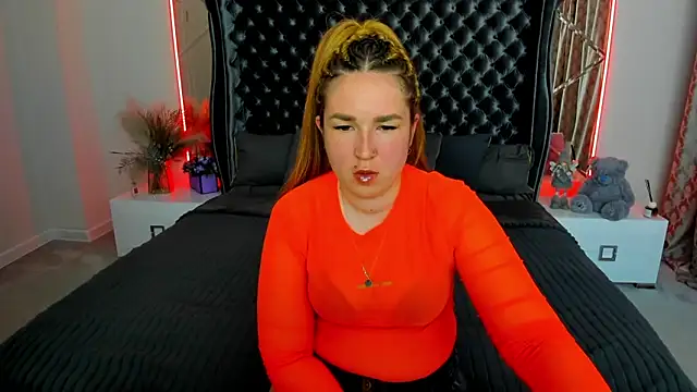 Snapshot of Sofii_darling chatting on April 16, 2026, 4:30 pm Sofii darling online show from April 16, 2026, 4:30 pm