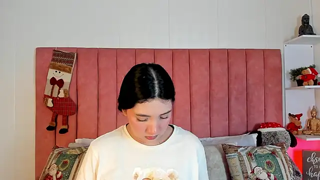 ashley Olsen online show from December 18, 2025, 3:00 am