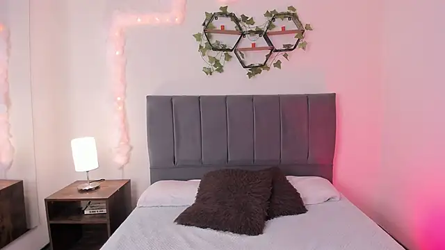 Ambar gh1 online show from September 18, 2025, 8:23 pm