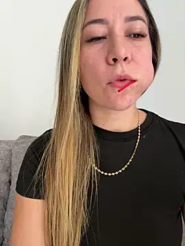 Alexandraa Gomez online show from November 15, 2025, 4:44 pm