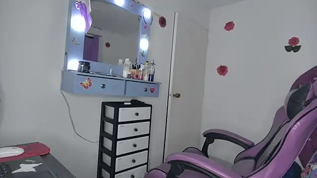 Snapshot of soffy_rosses chatting on April 18, 2026, 4:26 am soffy rosses online show from April 18, 2026, 4:26 am