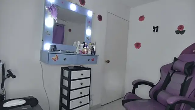 Snapshot of soffy_rosses chatting on May 17, 2026, 2:00 am soffy rosses online show from May 17, 2026, 2:00 am