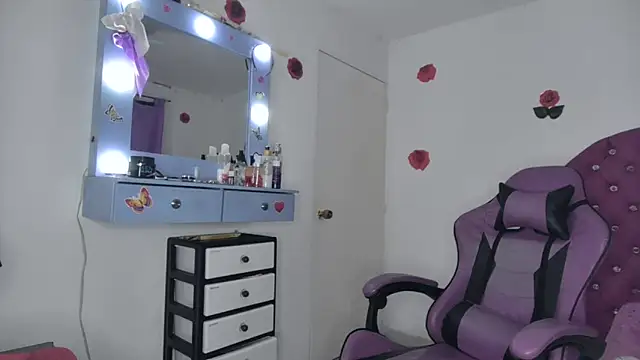 Snapshot of soffy_rosses chatting on April 11, 2026, 1:57 am soffy rosses online show from April 11, 2026, 1:57 am