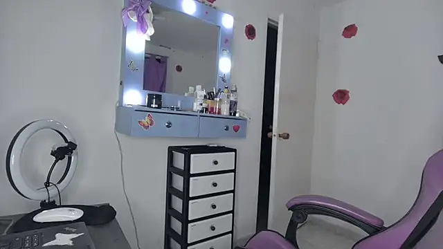 Snapshot of soffy_rosses chatting on May 9, 2026, 2:04 am soffy rosses online show from May 9, 2026, 2:04 am