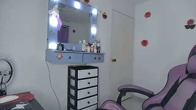 Snapshot of soffy_rosses chatting on March 15, 2026, 3:57 am soffy rosses online show from March 15, 2026, 3:57 am