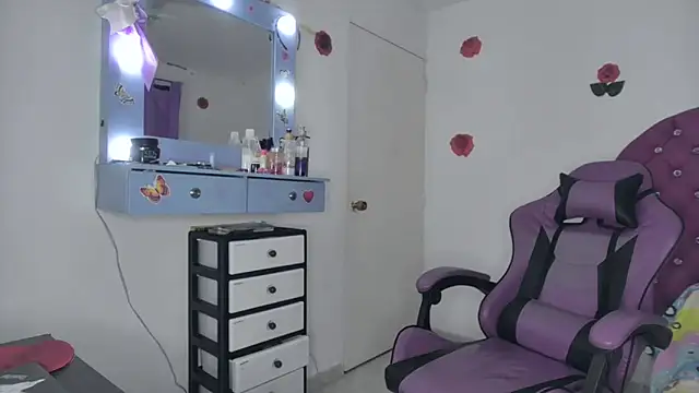 Snapshot of soffy_rosses chatting on March 22, 2026, 1:53 am soffy rosses online show from March 22, 2026, 1:53 am