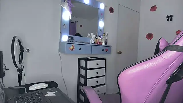 Snapshot of soffy_rosses chatting on May 24, 2026, 2:00 am soffy rosses online show from May 24, 2026, 2:00 am