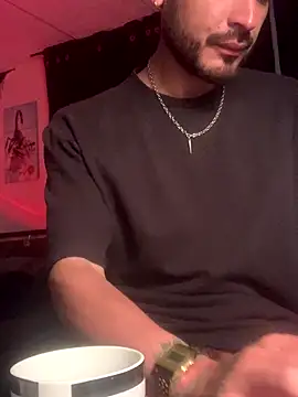 Snapshot of malek_xarx_ chatting on October 7, 2025, 2:45 am malek xarx online show from October 7, 2025, 2:45 am