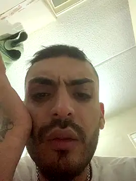 Snapshot of malek_xarx_ chatting on September 18, 2025, 2:03 am malek xarx online show from September 18, 2025, 2:03 am