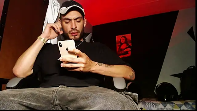 Snapshot of malek_xarx_ chatting on December 16, 2025, 2:27 am malek xarx online show from December 16, 2025, 2:27 am