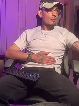 malek xarx  online show from March 5, 2026, 5:04 am