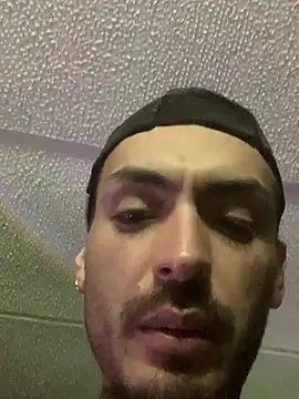 Snapshot of malek_xarx_ chatting on September 9, 2025, 2:43 am malek xarx online show from September 9, 2025, 2:43 am