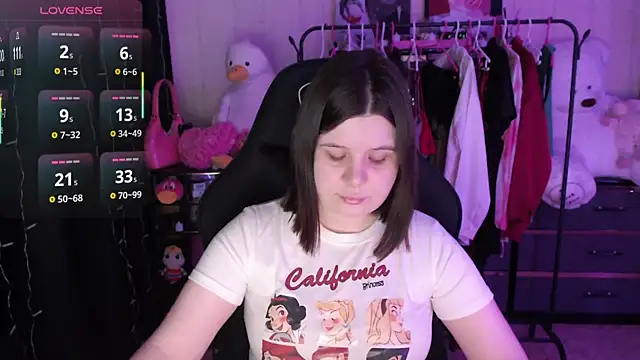 Snapshot of AmyVibess chatting on April 24, 2026, 6:10 pm AmyVibess online show from April 24, 2026, 6:10 pm