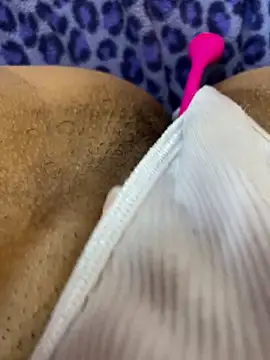 Esmeralda-berrys online show from December 16, 2025, 11:53 pm