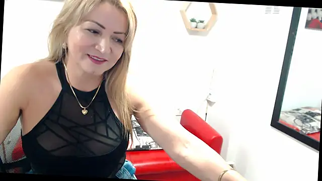 Snapshot of DIVAX_MONSERRAT chatting on March 9, 2026, 7:50 pm DIVAX MONSERRAT online show from March 9, 2026, 7:50 pm