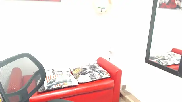 Snapshot of DIVAX_MONSERRAT chatting on November 25, 2025, 6:41 pm DIVAX MONSERRAT online show from November 25, 2025, 6:41 pm