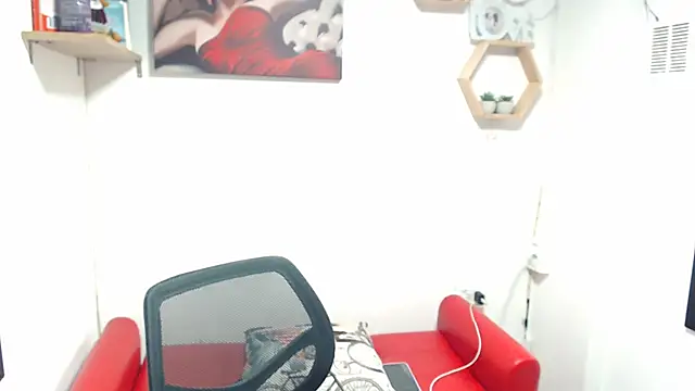 Snapshot of DIVAX_MONSERRAT chatting on April 12, 2026, 4:43 pm DIVAX MONSERRAT online show from April 12, 2026, 4:43 pm