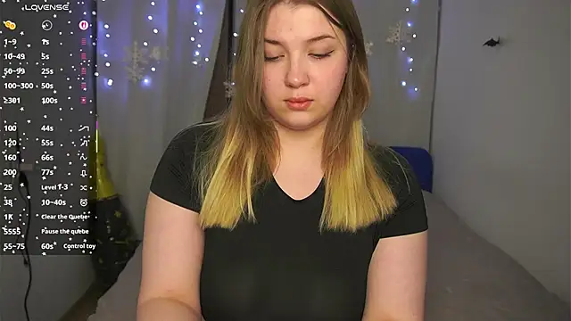 CuteSharloti online show from March 22, 2026, 6:31 pm