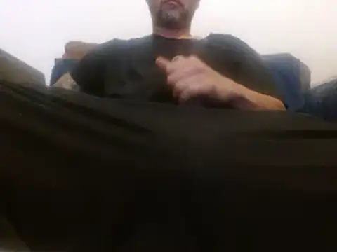 Snapshot of dontrush22 chatting on December 2, 2025, 5:20 am dontrush22 online show from December 2, 2025, 5:20 am