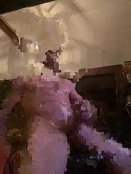 Snapshot of chaleureuxdesdames chatting on October 15, 2025, 4:11 am chaleureuxdesdames online show from October 15, 2025, 4:11 am