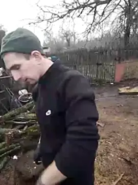 Snapshot of Alexilon chatting on January 7, 2026, 12:10 pm Alexilon online show from January 7, 2026, 12:10 pm