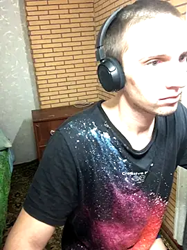 Snapshot of Alexilon chatting on November 28, 2025, 4:18 pm Alexilon online show from November 28, 2025, 4:18 pm