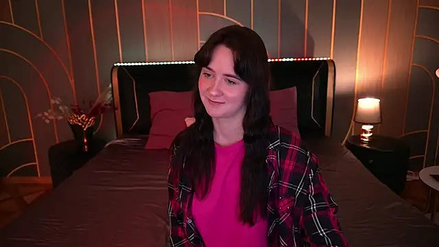 Snapshot of BerryDiva chatting on September 9, 2025, 8:07 pm BerryDiva online show from September 9, 2025, 8:07 pm