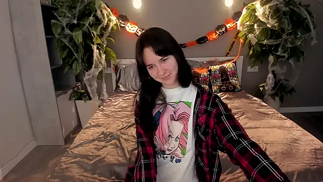 Snapshot of BerryDiva chatting on October 20, 2025, 8:20 pm BerryDiva online show from October 20, 2025, 8:20 pm