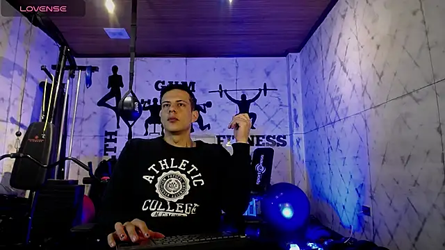 Snapshot of Dustin_Sonne chatting on November 15, 2025, 3:54 am Dustin Sonne online show from November 15, 2025, 3:54 am