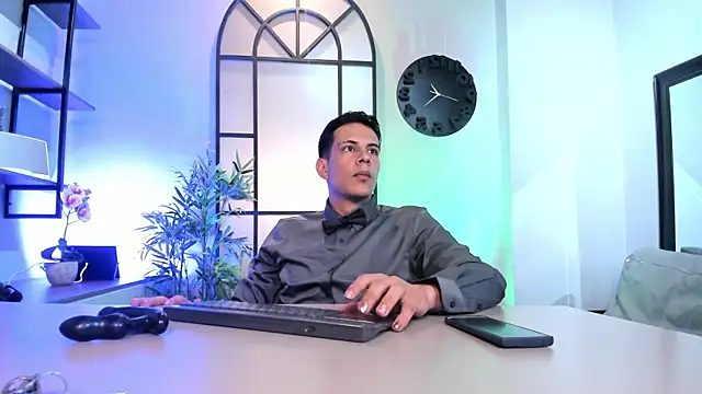 Snapshot of Dustin_Sonne chatting on May 1, 2026, 3:44 am Dustin Sonne online show from May 1, 2026, 3:44 am