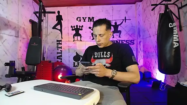 Snapshot of Dustin_Sonne chatting on May 5, 2026, 3:31 am Dustin Sonne online show from May 5, 2026, 3:31 am
