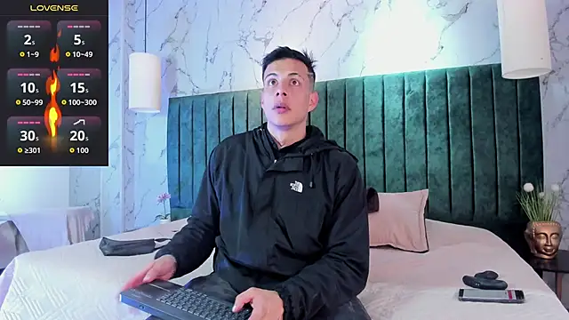 Snapshot of Dustin_Sonne chatting on October 26, 2025, 3:40 am Dustin Sonne online show from October 26, 2025, 3:40 am