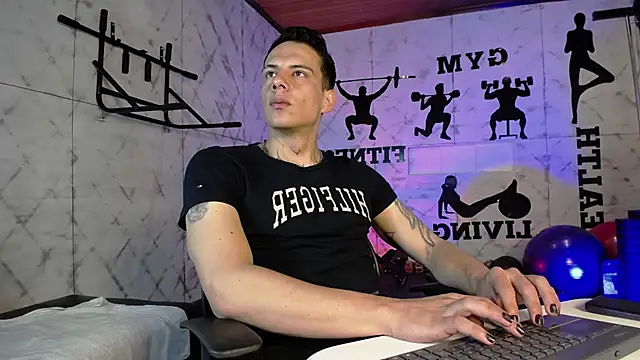 Snapshot of Dustin_Sonne chatting on May 24, 2026, 3:17 am Dustin Sonne online show from May 24, 2026, 3:17 am
