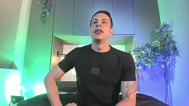 Snapshot of Dustin_Sonne chatting on April 27, 2026, 3:37 am Dustin Sonne online show from April 27, 2026, 3:37 am
