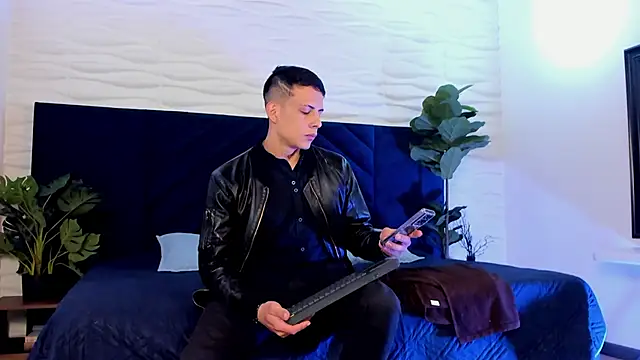 Snapshot of Dustin_Sonne chatting on October 30, 2025, 3:49 am Dustin Sonne online show from October 30, 2025, 3:49 am