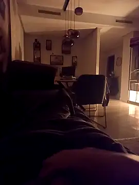 Snapshot of lucian_red chatting on April 9, 2026, 10:38 pm lucian red online show from April 9, 2026, 10:38 pm