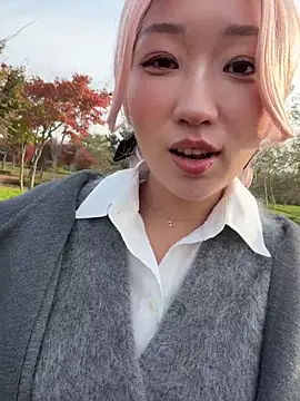 Snapshot of winter11 chatting on November 7, 2025, 12:04 am winter11 online show from November 7, 2025, 12:04 am