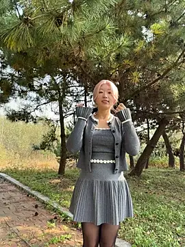 Snapshot of winter11 chatting on November 6, 2025, 3:21 am winter11 online show from November 6, 2025, 3:21 am