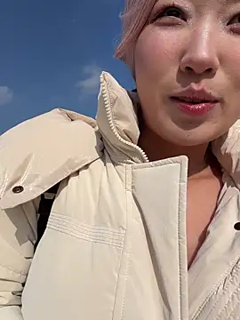 Snapshot of winter11 chatting on February 5, 2026, 4:52 am winter11 online show from February 5, 2026, 4:52 am