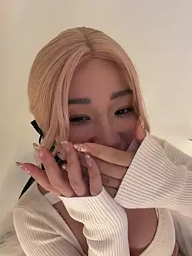 Snapshot of winter11 chatting on December 21, 2025, 9:33 am winter11 online show from December 21, 2025, 9:33 am