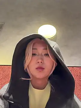 Snapshot of winter11 chatting on November 13, 2025, 4:38 am winter11 online show from November 13, 2025, 4:38 am