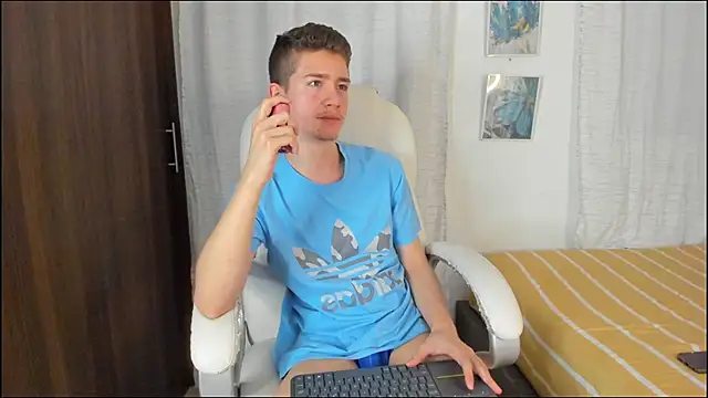 ThiagooJames online show from September 10, 2025, 11:26 pm