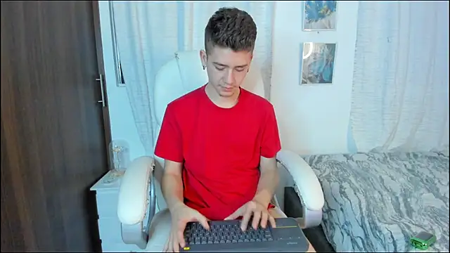 ThiagooJames online show from September 24, 2025, 12:40 am