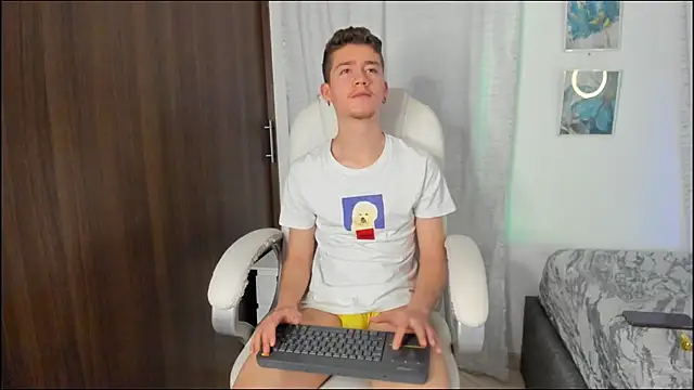 ThiagooJames online show from October 4, 2025, 2:35 am