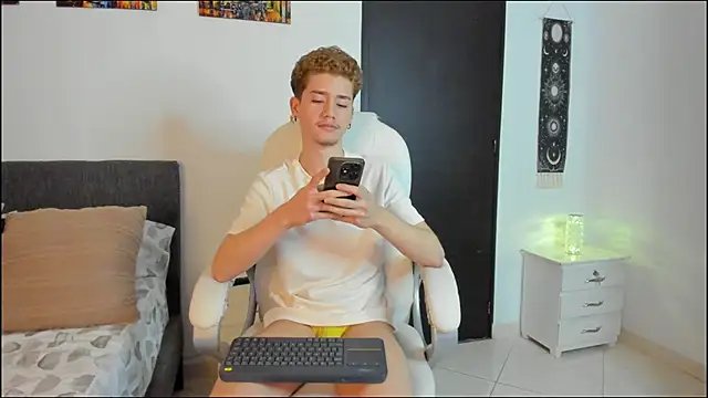 ThiagooJames online show from February 24, 2026, 12:22 am