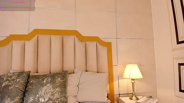 MaddieParker online show from December 4, 2025, 7:13 pm