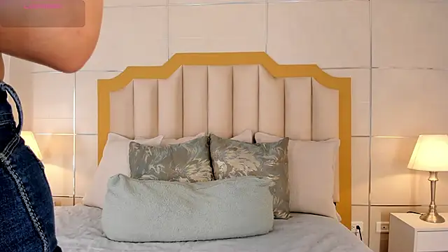 MaddieParker online show from November 4, 2025, 8:34 pm