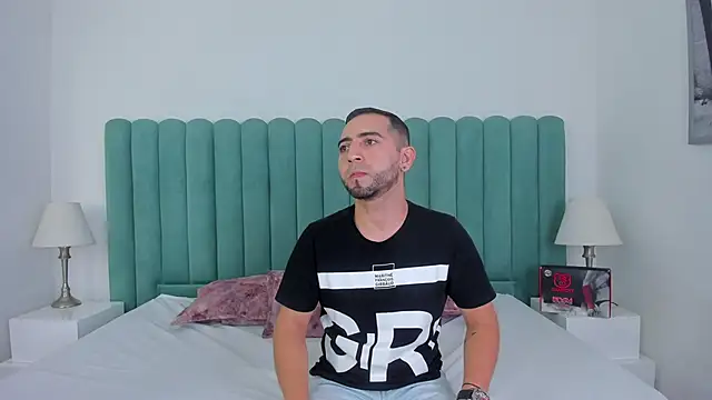 Lushian  online show from November 7, 2025, 2:43 pm