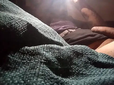 Snapshot of Tholel420 chatting on November 21, 2025, 12:20 am Tholel420 online show from November 21, 2025, 12:20 am